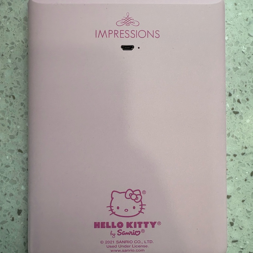 Hello Kitty TouchPad Mini Tri-Tone LED Makeup Mirror - Picture 7 of 7